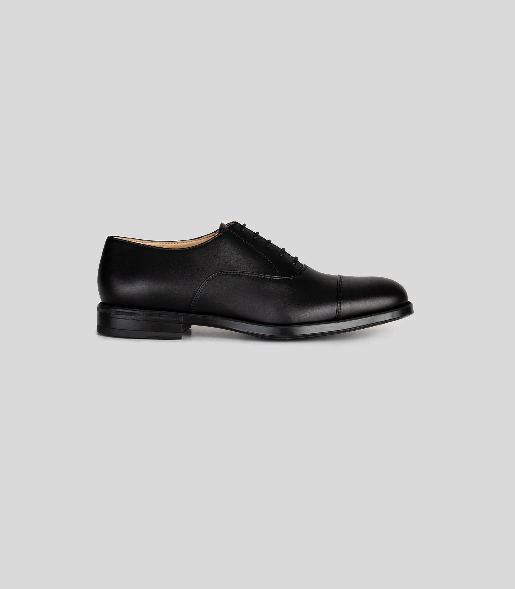 vegan oxford black