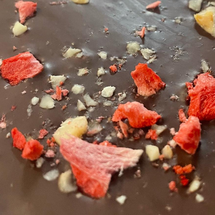 Oenomel Strawberry Hazelnut 55% Milk Chocolate Bar - 80g