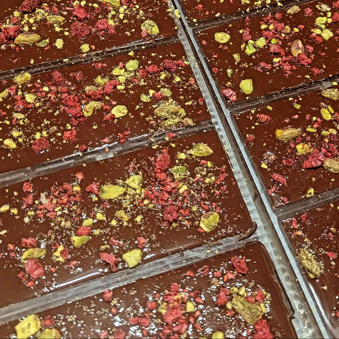 Artisan's Way Raspberry Pistachio Dark Chocolate Bar - 55g