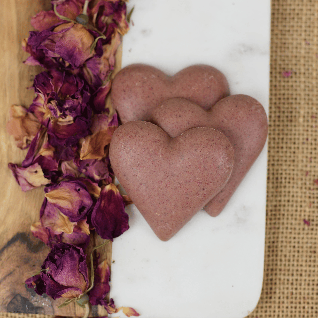 Viva Cacao Berry White Chocolate Truffle Hearts - 22g