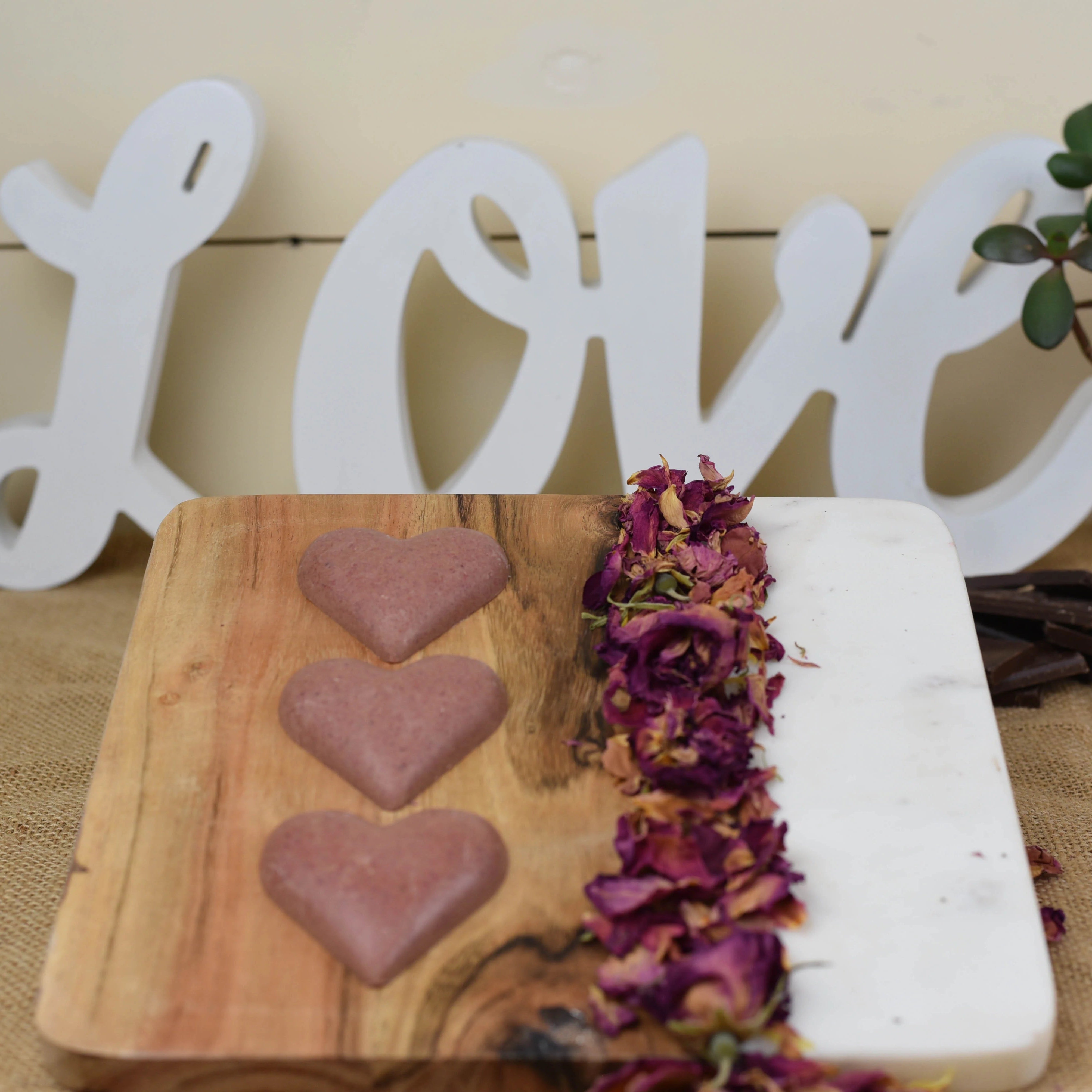 Viva Cacao Berry White Chocolate Truffle Hearts - 22g