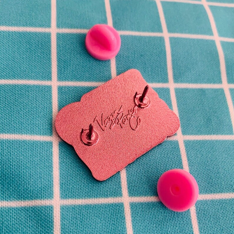 Épingle en émail Vegan Power Co 'Plant Mom'